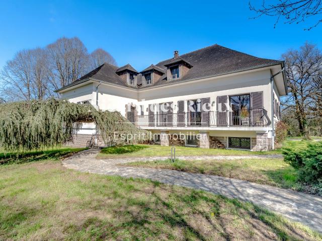 Maison 7 pièces 260 m²