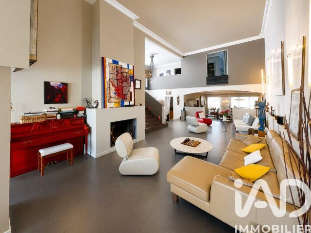 Maison 7 pièces 260 m²