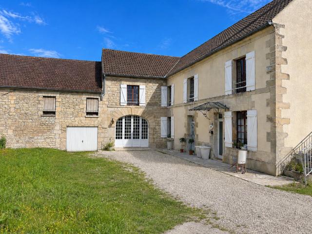 Maison 7 pièces 300 m²