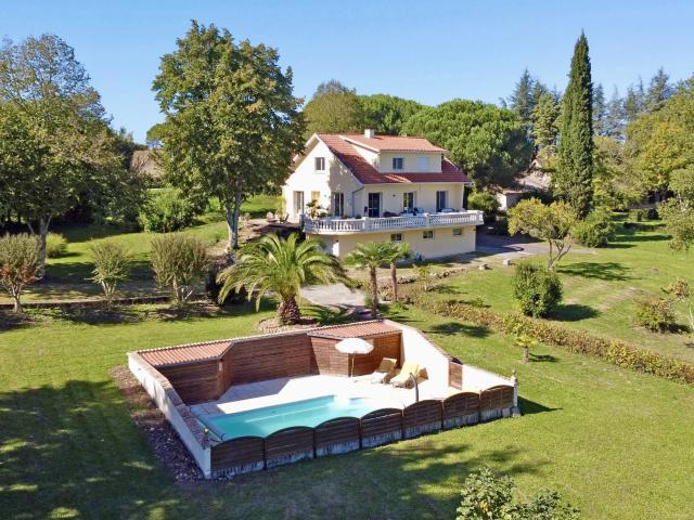 Maison 7 pièces 260 m²
