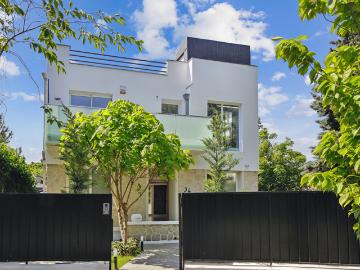 Maison 7 pièces 261 m²