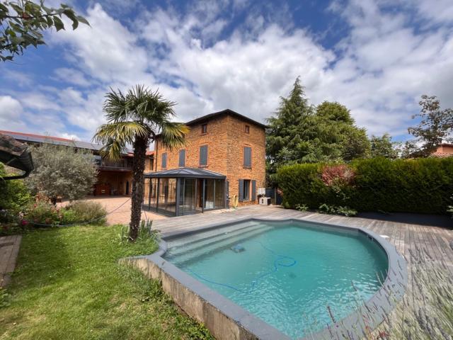 Maison 7 pièces 261 m²