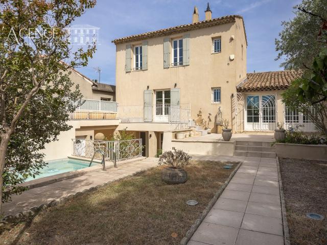 Maison 7 pièces 262 m²