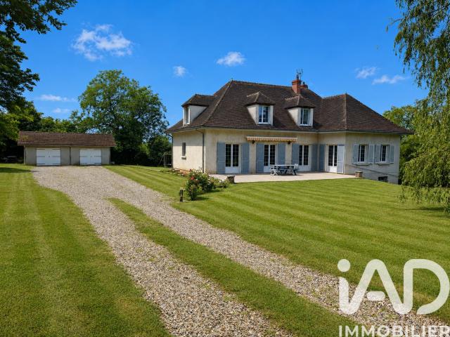 Maison 7 pièces 263 m²