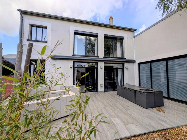 Maison 7 pièces 263 m²