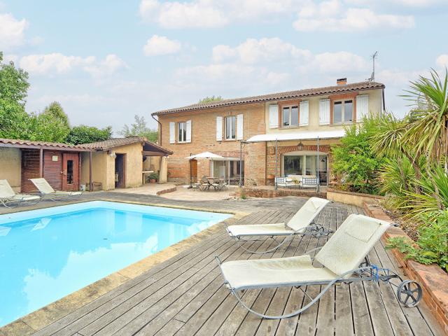Maison 7 pièces 274 m²