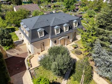 Maison 7 pièces 274 m²
