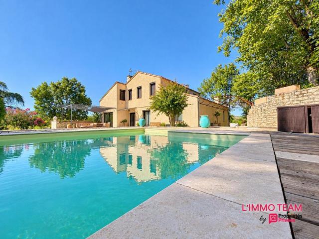 Maison 7 pièces 274 m²