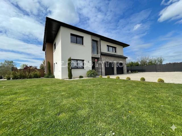 Maison 7 pièces 274 m²