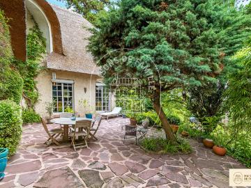 Maison 7 pièces 275 m²
