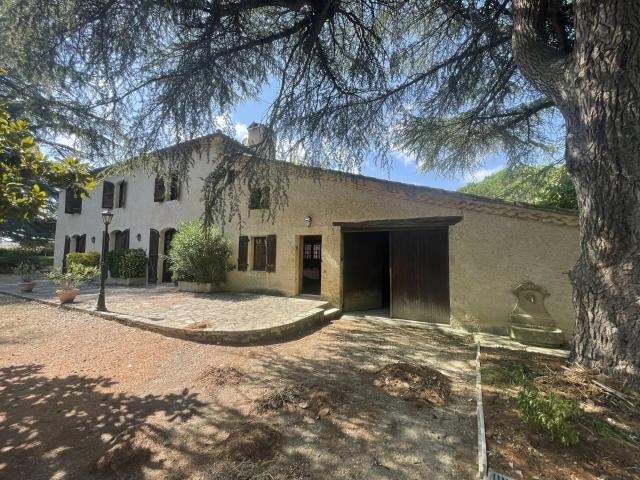 Maison 7 pièces 275 m²