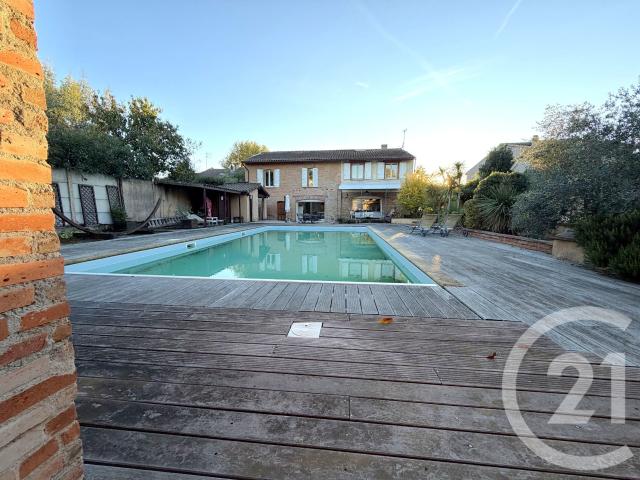 Maison 7 pièces 275 m²