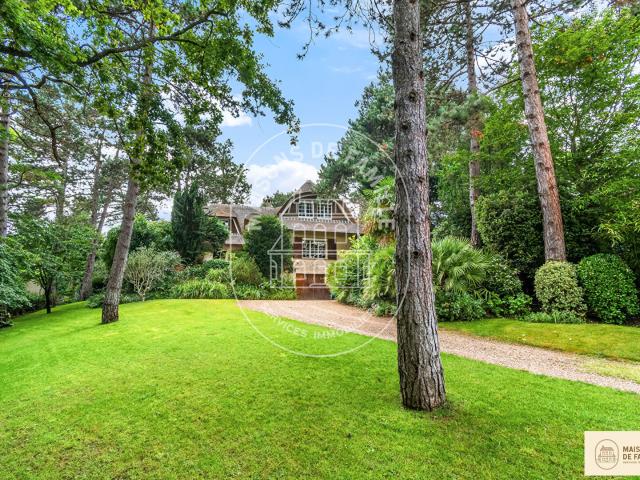 Maison 7 pièces 275 m²