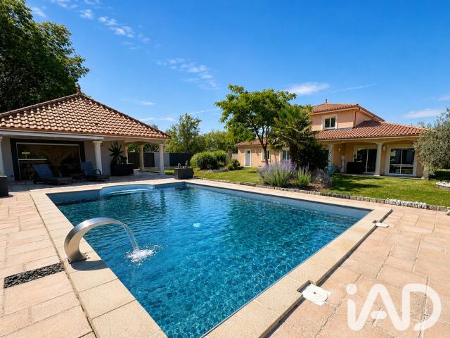 Maison 7 pièces 275 m²