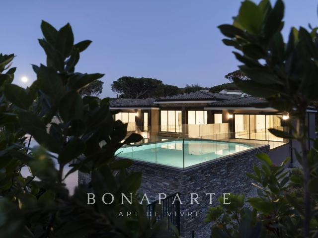 Maison 7 pièces 275 m²