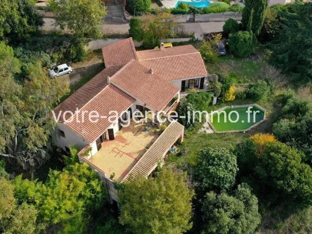 Maison 7 pièces 275 m²