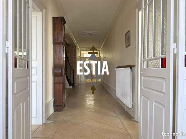 Maison 7 pièces 277 m²
