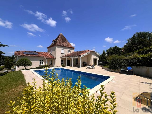 Maison 7 pièces 278 m²