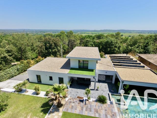 Maison 7 pièces 278 m²