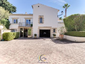 Maison 7 pièces 278 m²