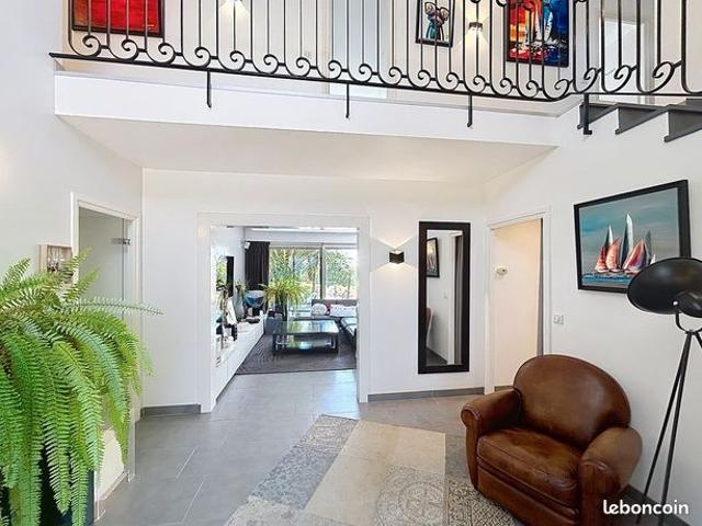 Maison 7 pièces 278 m²