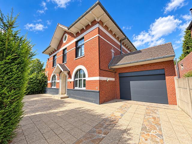 Maison 7 pièces 270 m²