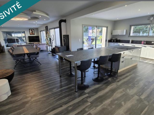 Maison 7 pièces 270 m²