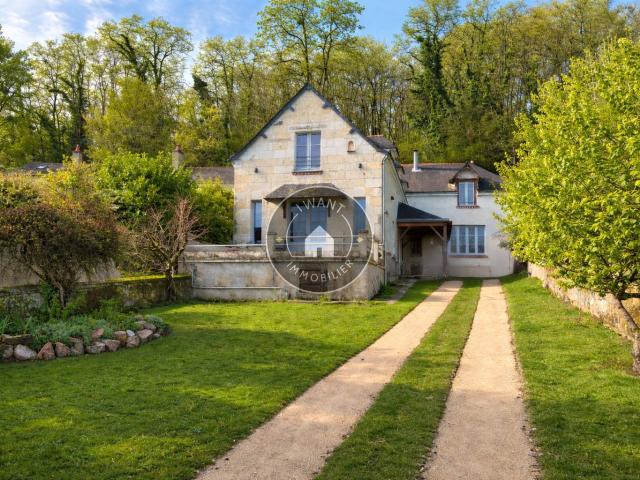 Maison 7 pièces 270 m²