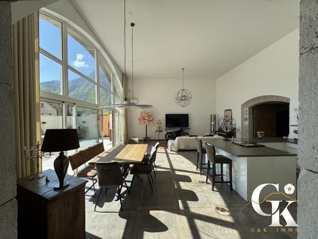 Maison 7 pièces 270 m²