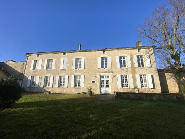 Maison 7 pièces 270 m²