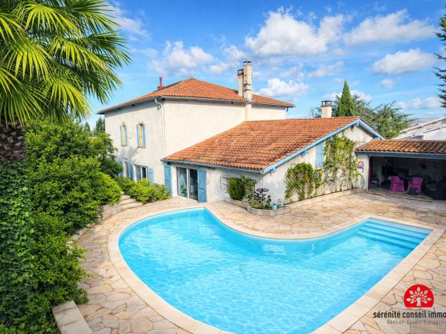 Maison 7 pièces 270 m²