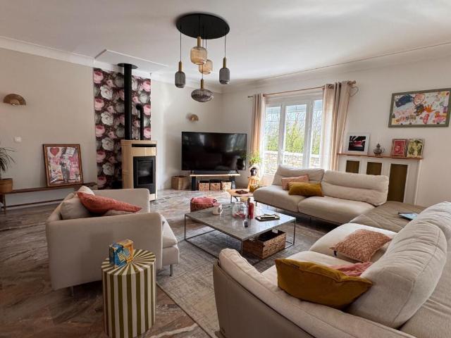 Maison 7 pièces 270 m²