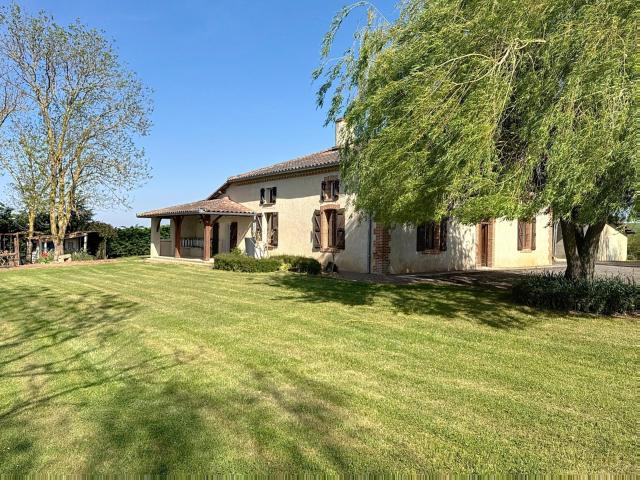 Maison 7 pièces 270 m²