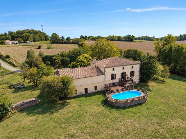 Maison 7 pièces 270 m²