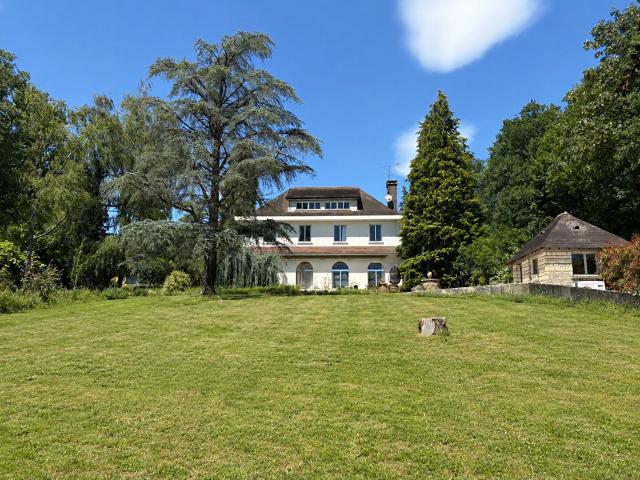 Maison 7 pièces 270 m²