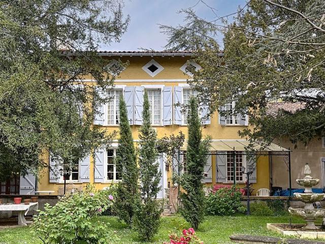 Maison 7 pièces 270 m²
