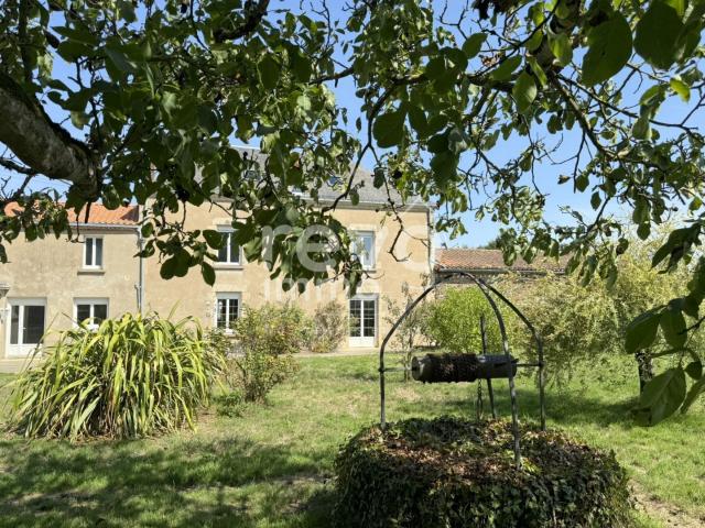 Maison 7 pièces 271 m²