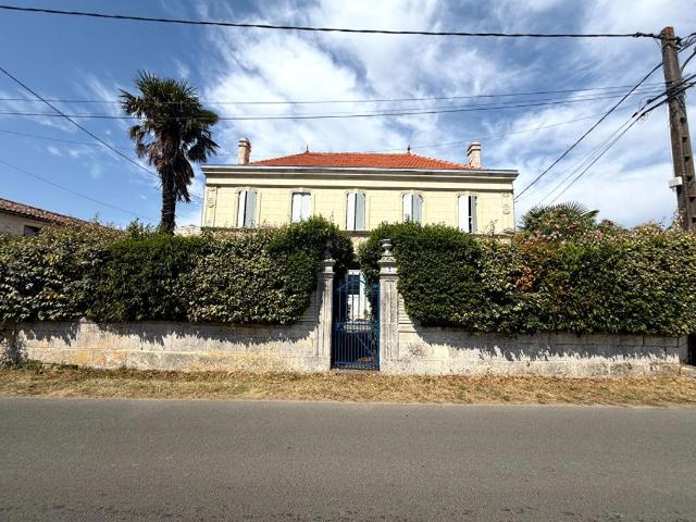 Maison 7 pièces 271 m²