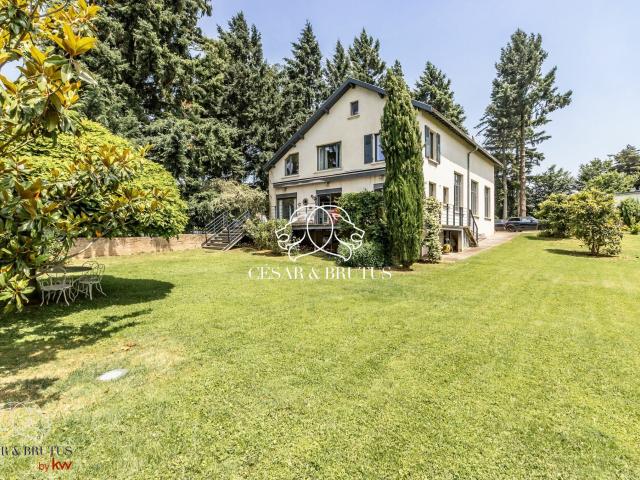 Maison 7 pièces 272 m²
