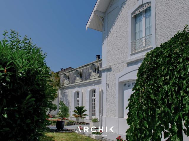 Maison 7 pièces 272 m²