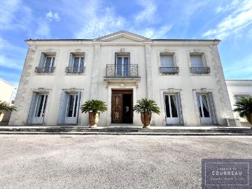 Maison 7 pièces 272 m²