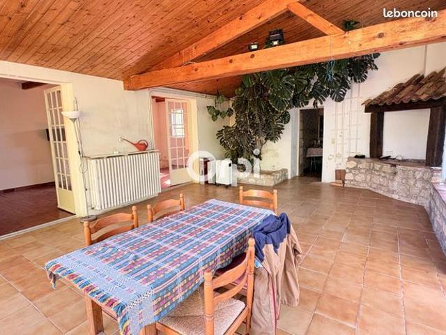 Maison 7 pièces 272 m²