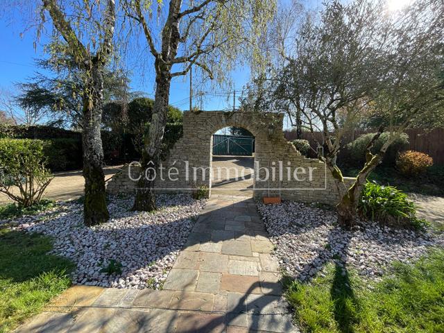 Maison 7 pièces 272 m²
