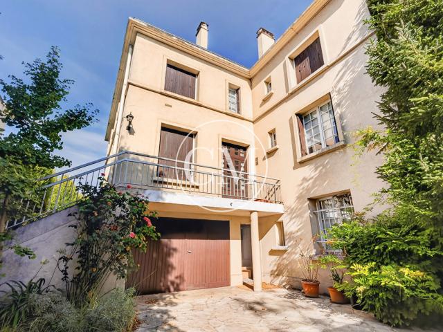 Maison 7 pièces 273 m²