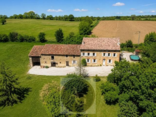 Maison 7 pièces 273 m²