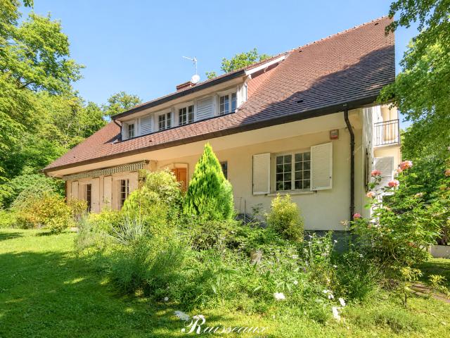 Maison 7 pièces 284 m²