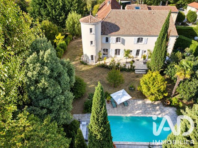 Maison 7 pièces 284 m²
