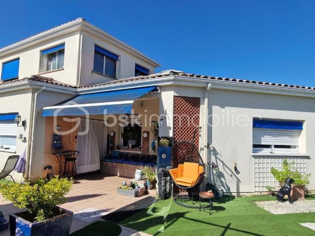 Maison 7 pièces 284 m²