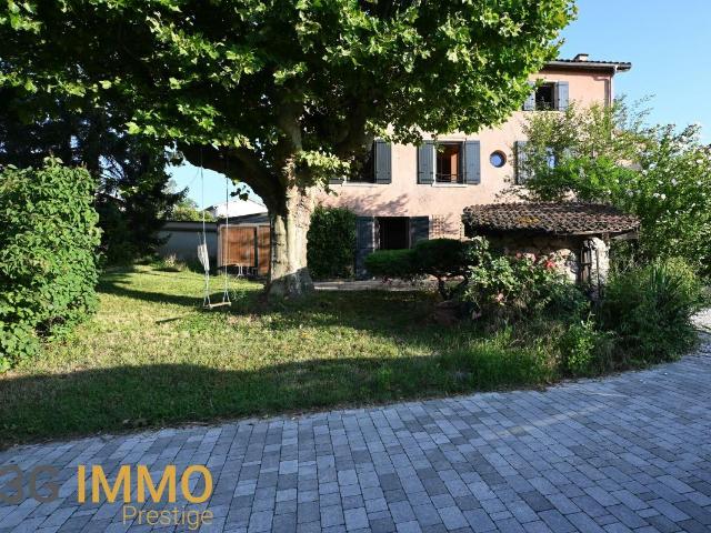 Maison 7 pièces 284 m²