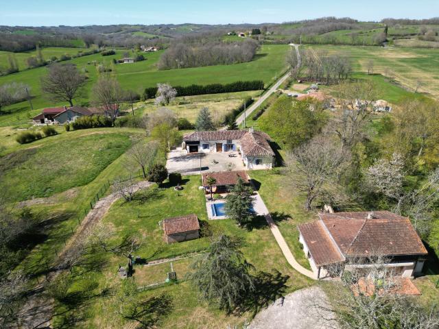 Maison 7 pièces 284 m²